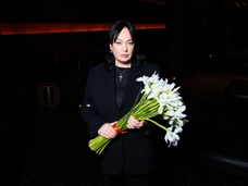 «Ты мое счастье. Просто компресс на все тело»: Лариса Гузеева поплыла от ухаживаний Гарика Харламова