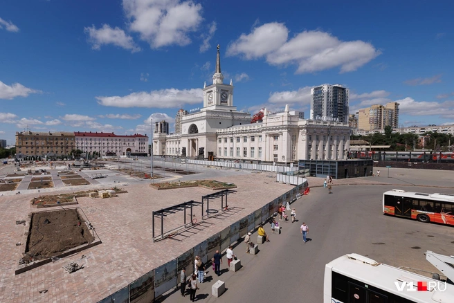 Площадь перекапывают основательно и капитально | Источник: Алексей Волхонский / V1.RU