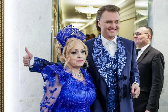 На фото Надежда Кадышева со своим сыном | Источник: Артем Устюжанин / MSK1.RU