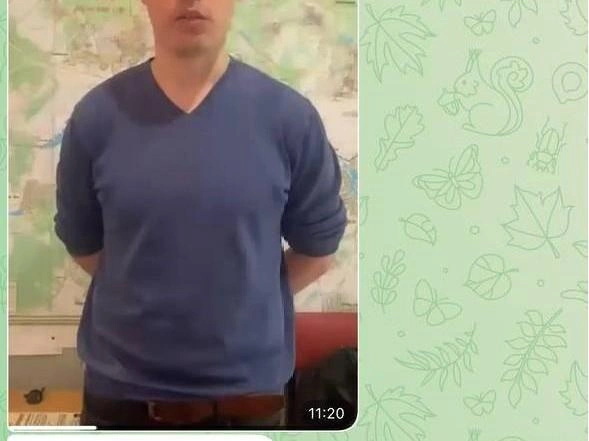 Мужчина добровольно явился в полицию после того, как узнал себя в новостных репортажах | Источник: читатель E1.RU