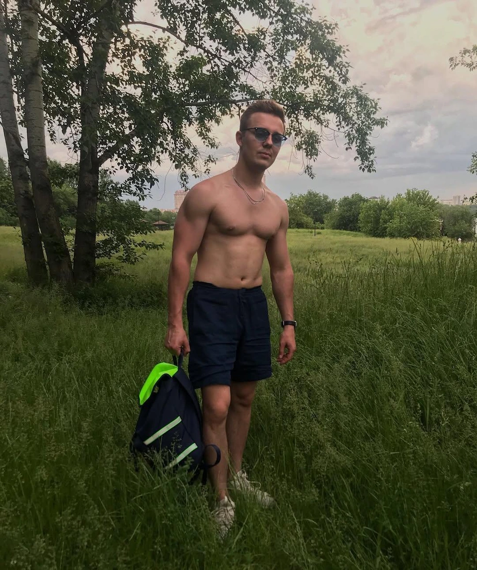 Брат Лев тоже работает с Клавой | Источник: vlonelev / Instagram* 