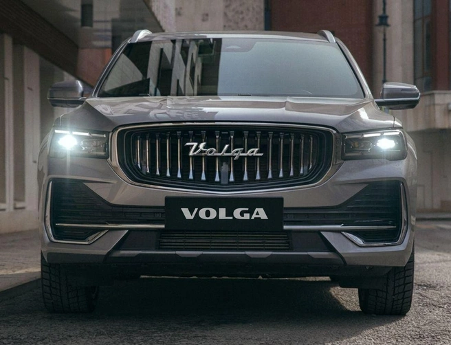 ГАЗ ведет переговоры с Geely о запуске производства трех ее моделей (Monjaro, Preface и, возможно, Atlas) на нижегородском автозаводе. Официальных подтверждений нет: ранее ГАЗ договаривался с Changan и даже показал три модели, но проект заглох. Если в этот раз стороны поладят, автомобили получат бренд Volga | Источник: Geely / Gemini