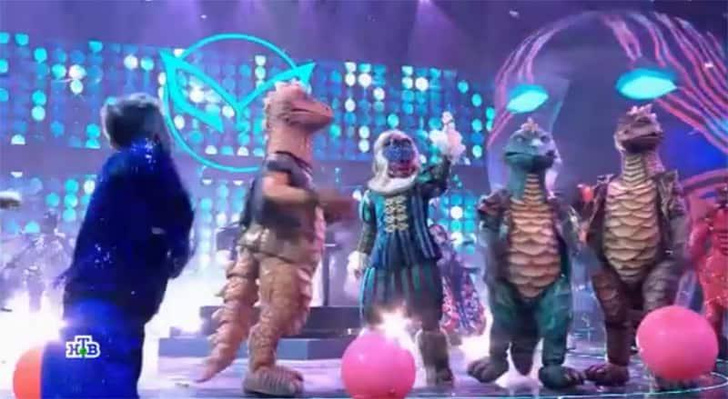 Змей Горыныч в шоу «Маска» спел о Тимуре Родригезе и снял костюм