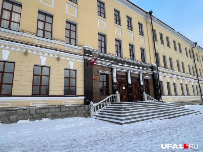 Главный вход