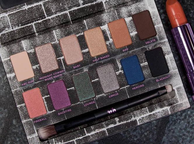 За что мир полюбил палетки Urban Decay