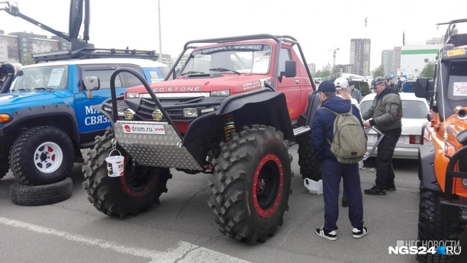 Фестиваль тюнинга прошел у ТРЦ «Планета» 20–21 мая | ngs24.ru