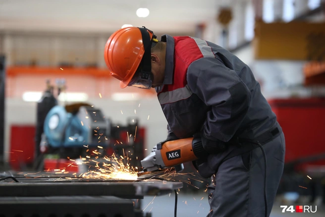 Рабочие профессии теперь опять в почете | Источник: Екатерина Тычинина / 74.RU