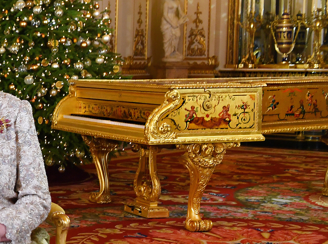 Что не так с рождественским обращением Елизаветы II в этом году
