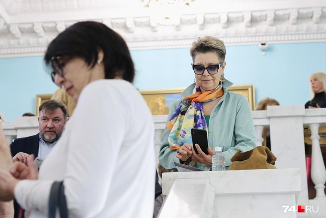 …или телефоном | Источник: Наталья Лапцевич