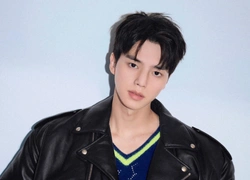 Южнокорейский актер Сон Ган стал новым амбассадором Loewe. Где можно увидеть этого магнетического красавца, чья карьера взлетела до небес?