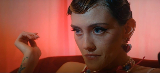 Источник: Till Lindemann&nbsp;— Und die Engel singen (Тилль Линдеманн&nbsp;— «И ангелы поют»)