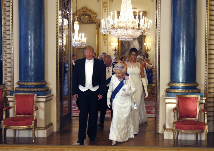 Белые ходят первыми: Кейт Миддлтон, Мелания Трамп и другие гости торжественного приема Елизаветы II в Букингемском дворце