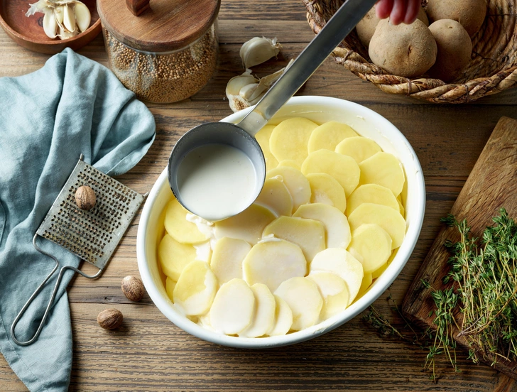 Можно ли есть картошку с кожурой, картошка с кожурой, молодая картошка с кожурой, едят ли картошку с кожурой, польза картошки, польза картошки для организма | Источник: MaraZe/Shutterstock/Fotodom.ru
