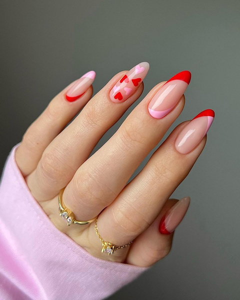 Красный френч + дизайн ногтей с сердечками — идея модного маникюра на День святого Валентина