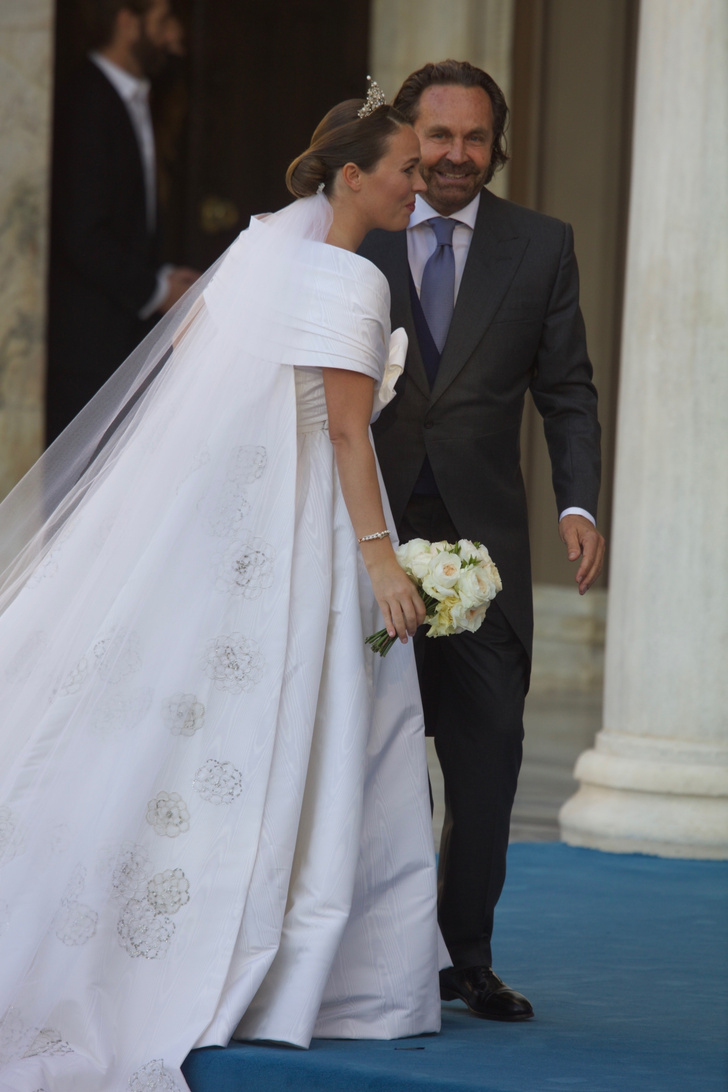 Роскошь на высшем уровне: кутюрное платье Chanel и королевская тиара невесты греческого принца