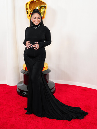 Королевы ночи: 12 самых красивых черных платьев «Оскара-2024», которые вас поразят