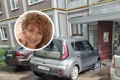 Владельцы провалившейся под асфальт машины вызвали ГАИ и будут судиться