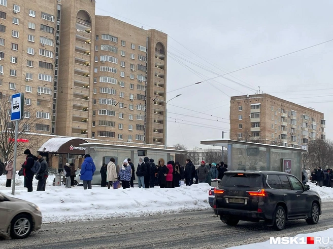 Скопление пассажиров возле метро «Пролетарская» | Источник: читатель MSK1.RU
