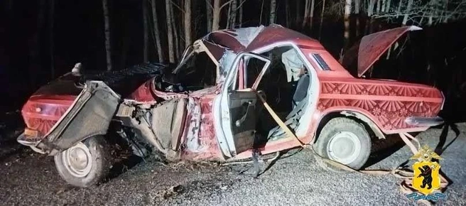 Легковушку «смяло» со всех сторон | Источник: УМВД России по Ярославской области / MAX