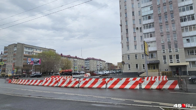 Дорогу перекрыли частично, чтобы не было заторов | Источник: Дарья Никитченко / 45.RU
