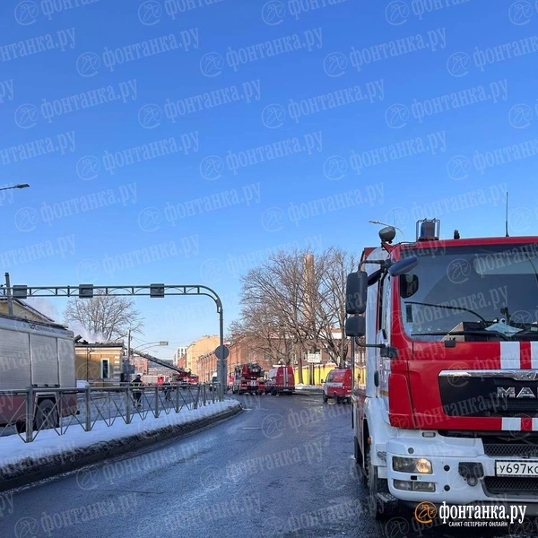 Последствия серьезного пожара в доме 8 по Уральской улице в Петербурге | Источник: «Фонтанка.ру»