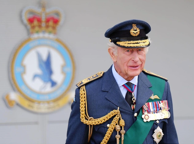 Торт-дворец и благотворительность: как Карл III отметил свой 77-й день рождения