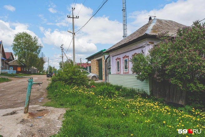 Покосившаяся водоколонка в микрорайоне Висим | Источник: Тимофей Калмаков