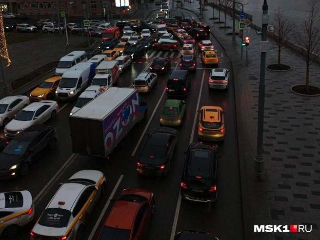 В городе образовались восьмибалльные пробки | Источник: Михаил Машков / MSK1.RU