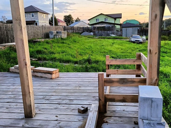 Вид участка екатеринбурженки летом. | Источник: читательница E1.RU Ольга