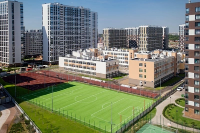 За 10 лет застройщик возвел 20 школ для 20 тысяч детей