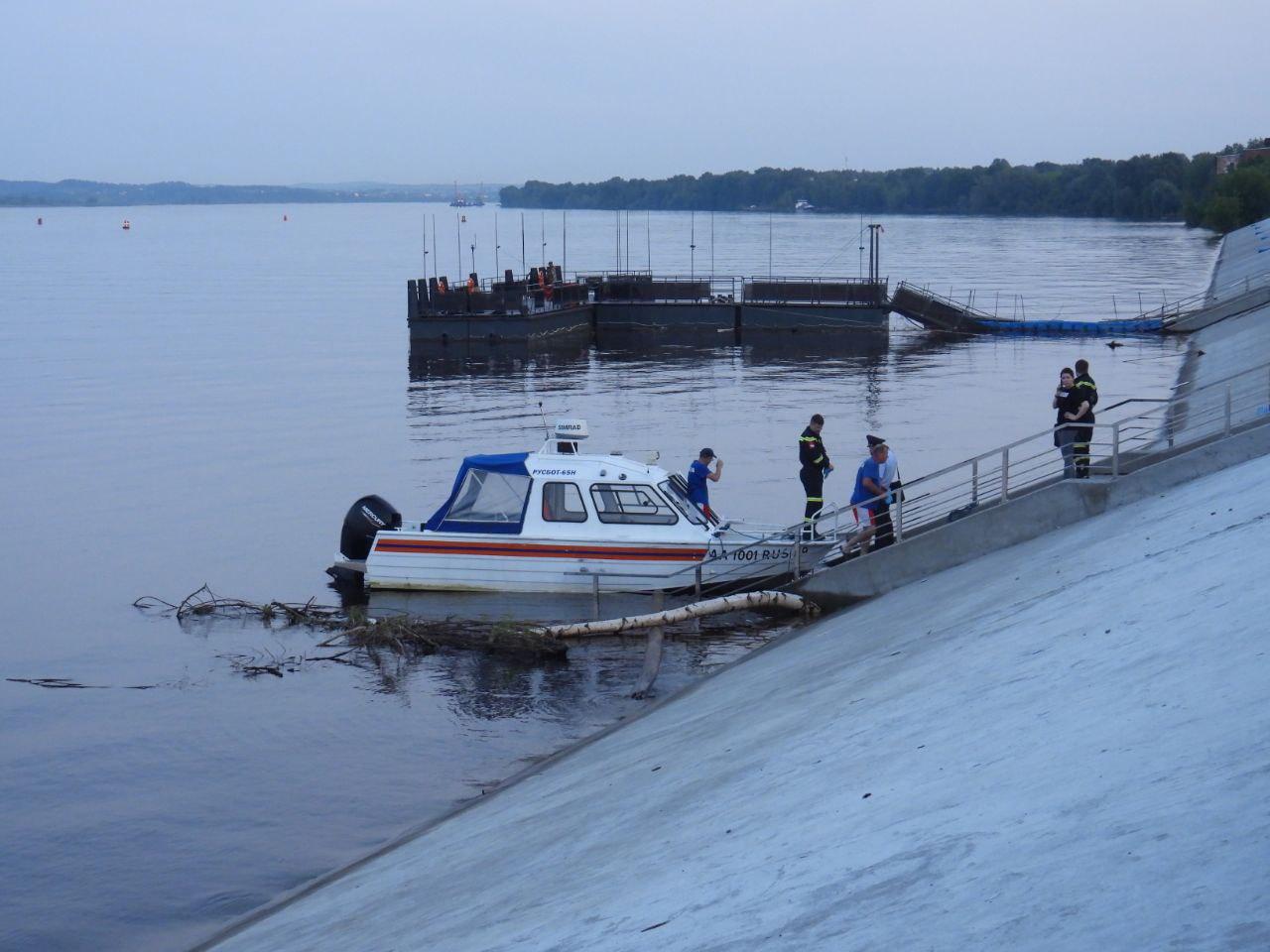 В воде у закамской набережной нашли тело женщины