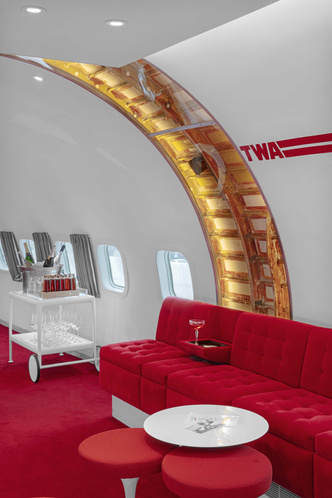 Пристегните ремни: бар в самолете при отеле TWA Hotel (фото 3.2)