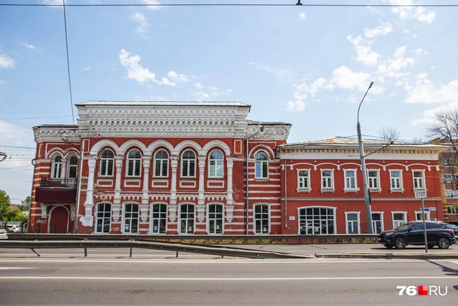 Продают здание поликлиники на Московском проспекте | Источник: Кирилл Поверинов / 76.RU
