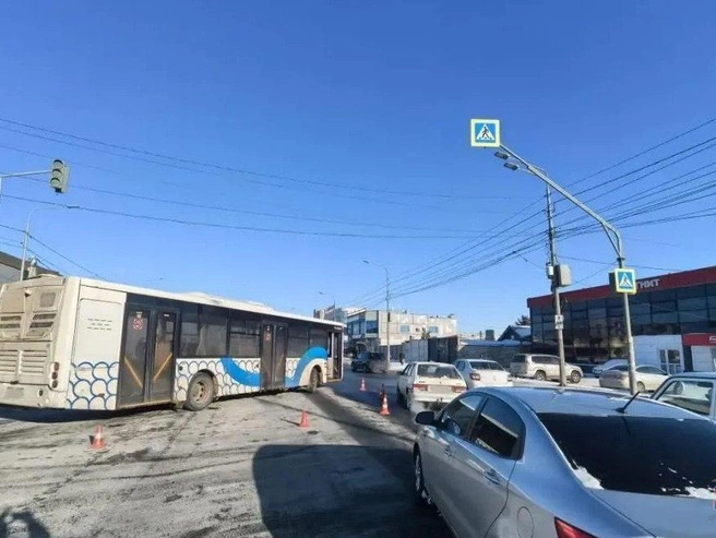 ДТП случилось в непосредственной близости от здания городской Госавтоинспекции. | Источник: ГУ МВД России по Волгоградской области
