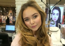 Стефания Маликова получила на 15-летие ушастого питомца