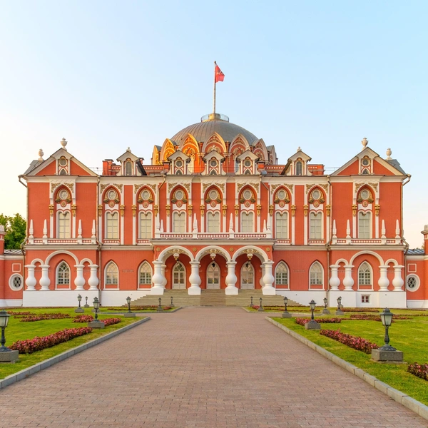 Петровский путевой дворец в Москве (1776–1780 гг.). Еще один образец московской псевдоготики. Арх. Матвей Казаков. | Источник: EVGENY NEKRASOV/Legion Media