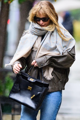 Минимализм, в который влюблены все: как Дженнифер Лоуренс стала новой королевой стритстайла Минимализм, в который влюблены все: как Дженнифер Лоуренс стала новой королевой стритстайла