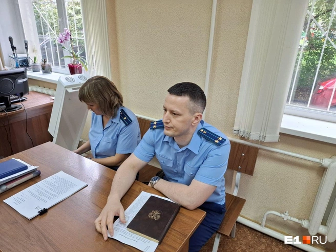 А вот представители обвинения задумчивы | Источник: Евгений Кошек / E1.RU
