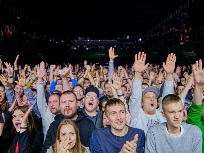 На концертной площадке было слишком душно | Источник: Юра Сахар / E1.RU