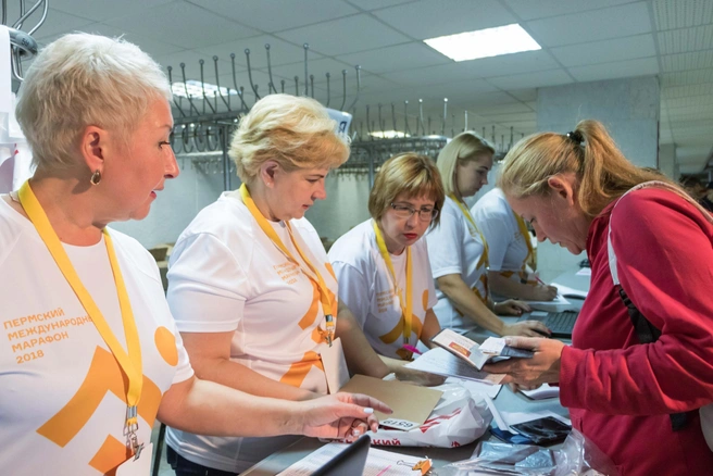 Волонтеры готовы прийти на помощь любому участнику | Источник: Сергей Федосеев