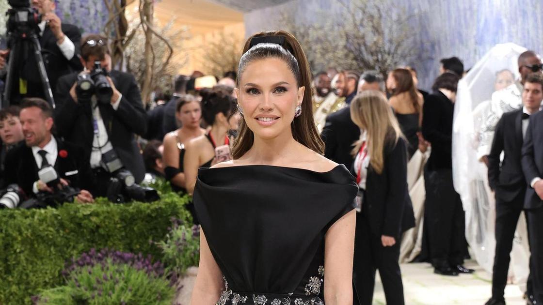 Даша Жукова блистала на Met Gala в платье любимого бренда