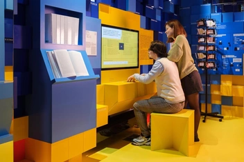 Бесплатный концерт Кати IOWA, свидание с роботами и спектакль в ГЭС-2: 5 событий ко Дню всех влюбленных