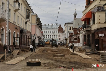 Советуем обходить раскопки в центре по отремонтированной улице Максимова | Источник: Александр Куренной / 76.RU