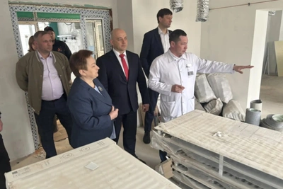 Ремонт стационара больницы в Глазове продолжается