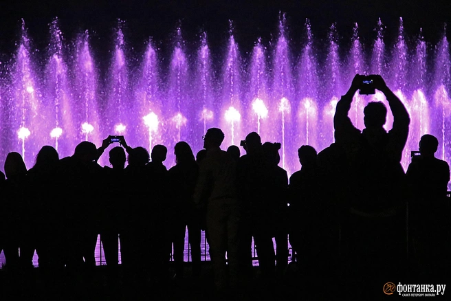 Мы представляем себе праздник примерно так | Источник: Павел Каравашкин / FONTANKA.RU