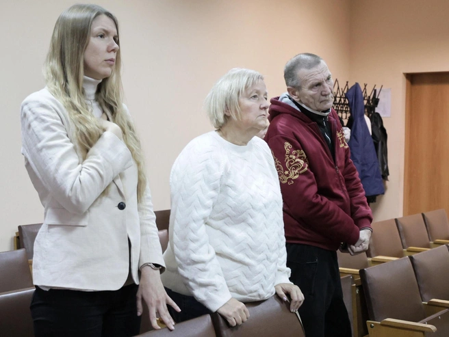На оглашение приговора пришла семья Шумакова | Источник: Наталья Лапцевич
