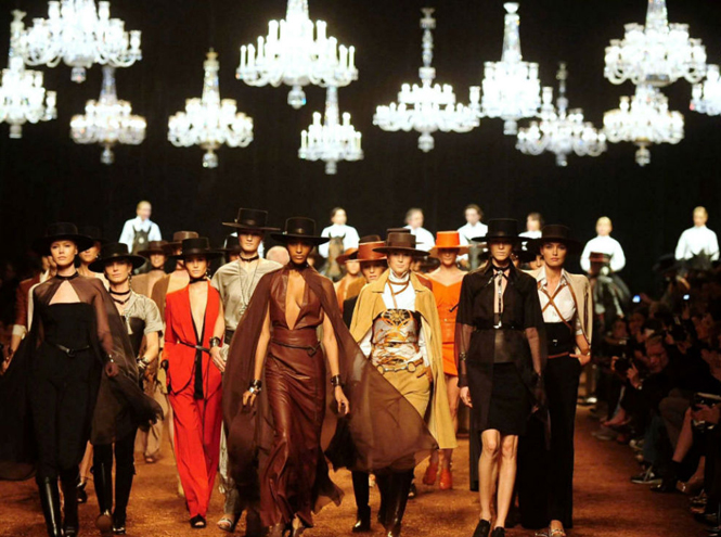 14 культовых показов за всю историю Недели Моды в Париже