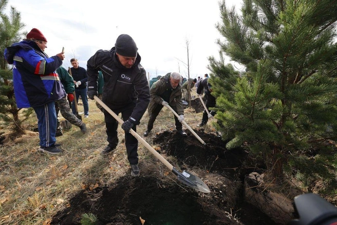 Командная работа на площадке | Источник: ТГК-13