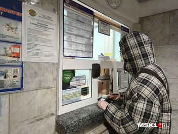 Покупка проездного «вживую» занимает не так много времени, как может показаться | Источник: Михаил Мечев / MSK1.RU