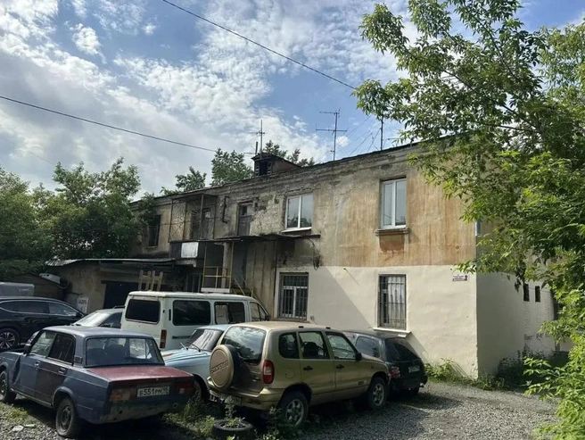 Такой вид со двора | Источник: auction-house.ru